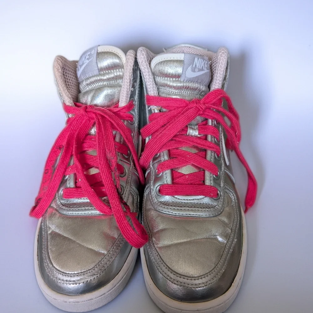 Women's Size 7 Nike Vandal High Premium in the 